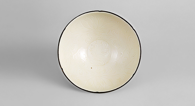 Foliated Dish with Carved Lotus Flower Design