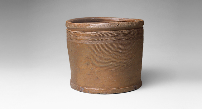 Fresh-water Container with Incised Lines