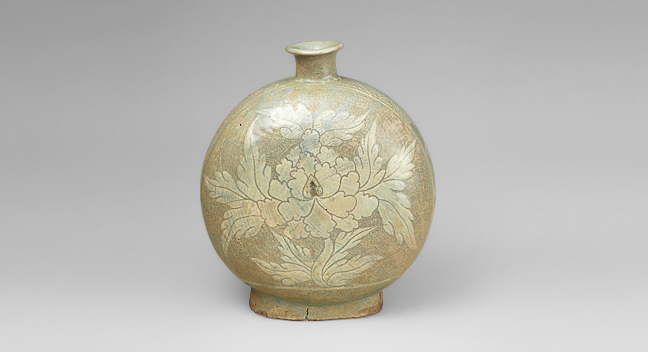 粉青沙器牡丹文扁壺|根津美術館 粉青沙器牡丹文扁壺|根津美術館