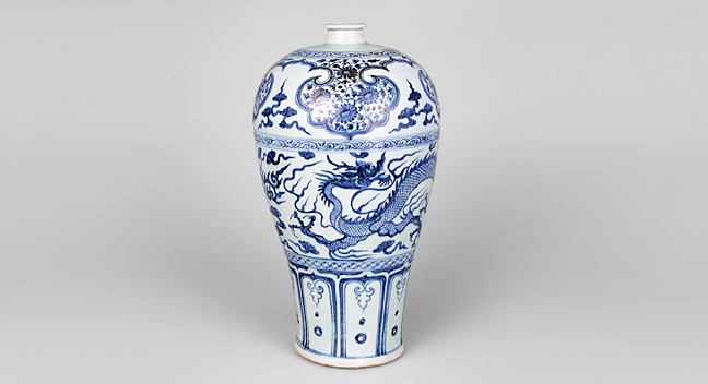 Vase in Meiping Style with Dragon and Phoenix Design