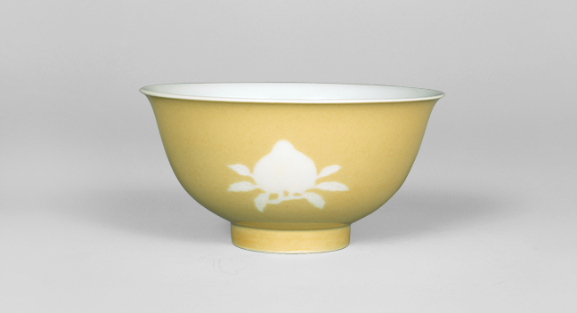 Bowl with Three White Fruits Design